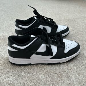 Women’s dunk low black & white shoe
Worn once